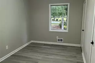422 Emmett St, Riverdale, GA 30274 - Photo 9
