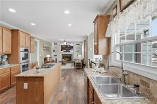 8205 Applewood Ct, Gainesville, GA 30506 - Photo 13