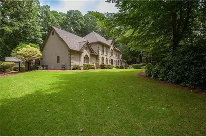 5825 Plantation Drive, Roswell, GA 30075 - Photo 7