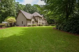 5825 Plantation Dr, Roswell, GA 30075 - Photo 7