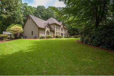 5825 Plantation Drive, Roswell, GA 30075 - Photo 7