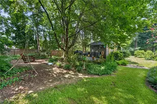 1701 Driftwood Pl, Snellville, GA 30078 - Photo 33