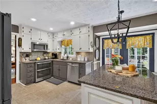 1701 Driftwood Pl, Snellville, GA 30078 - Photo 9