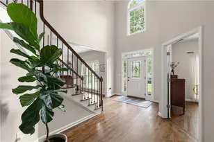 4910 Bettes Ct, Alpharetta, GA 30004 - Photo 3