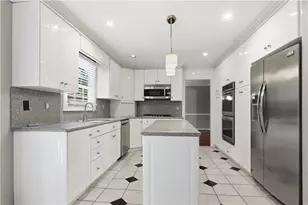 810 Devenish Ln, Roswell, GA 30075 - Photo 13