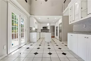 810 Devenish Ln, Roswell, GA 30075 - Photo 11