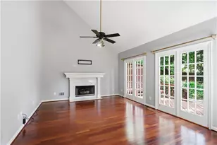 810 Devenish Ln, Roswell, GA 30075 - Photo 9