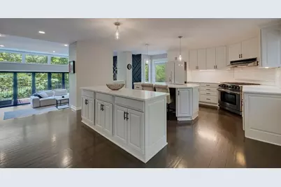 305 River Knoll Drive, Sandy Springs, GA 30328 - Photo 13