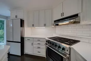 305 River Knoll Dr, Sandy Springs, GA 30328 - Photo 15