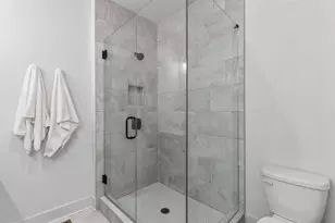 4455 Dandelion Ln, Atlanta, GA 30342 - Photo 33
