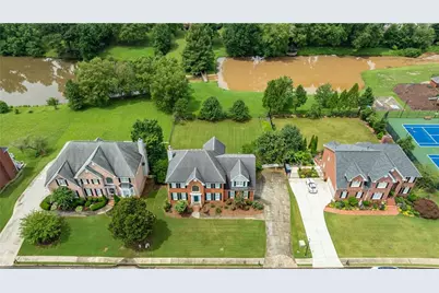 5795 Dovnick Drive SW, Lilburn, GA 30047 - Photo 5