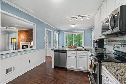 2726 Raven Wood Drive, Snellville, GA 30078 - Photo 11