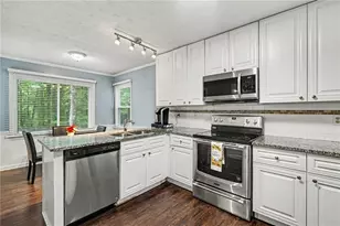 2726 Ravenwood Dr, Snellville, GA 30078 - Photo 11