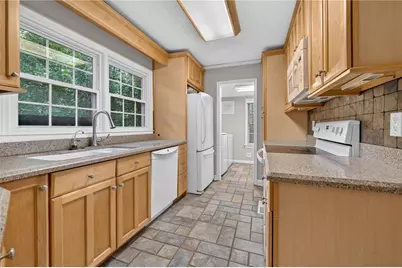 1654 Bristol Drive NE, Atlanta, GA 30329 - Photo 7