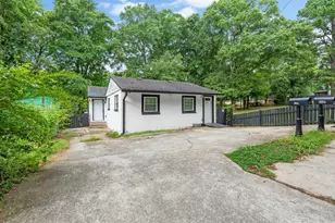 556 Cairo St NW, Atlanta, GA 30314 - Photo 3