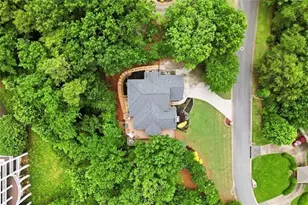 2951 Summitop Ct, Marietta, GA 30066 - Photo 5