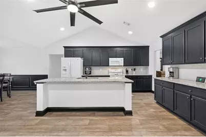 305 McMillian Ct, Winder, GA 30680 - Photo 11
