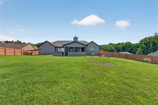 305 McMillian Ct, Winder, GA 30680 - Photo 5