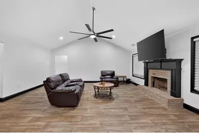 305 McMillian Ct, Winder, GA 30680 - Photo 9