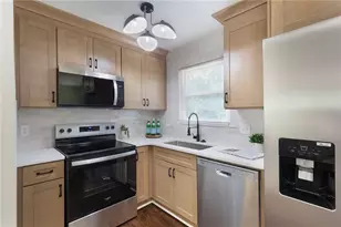 3230 Vanderbilt Ln NW, Atlanta, GA 30318 - Photo 11