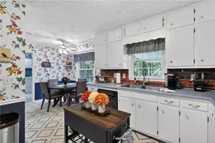 2868 Hickory Ln, Snellville, GA 30078 - Photo 15