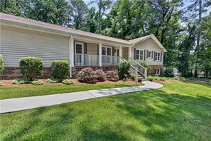 2868 Hickory Ln, Snellville, GA 30078 - Photo 5