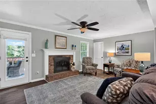 2868 Hickory Ln, Snellville, GA 30078 - Photo 7