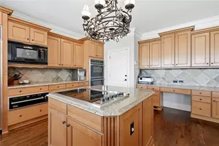 2271 Hunters Green Dr, Lawrenceville, GA 30043 - Photo 17