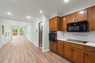 2932 Village Dr, Marietta, GA 30062 - Photo 13