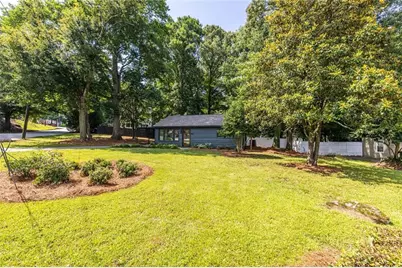1802 La Dawn Lane NW, Atlanta, GA 30318 - Photo 33