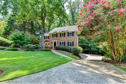 585 Cambridge Way, Sandy Springs, GA 30328 - Photo 3