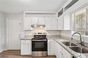 9157 Homewood Dr, Riverdale, GA 30274 - Photo 11