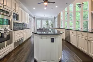 8190 Nesbit Ferry Rd, Sandy Springs, GA 30350 - Photo 15