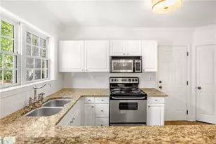 115 Peachtree Memorial Dr NW, Atlanta, GA 30309 - Photo 15