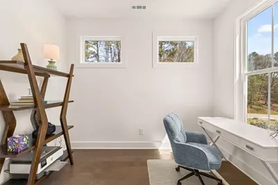 8290 Creekside Overlook Drive, Gainesville, GA 30506 - Photo 13