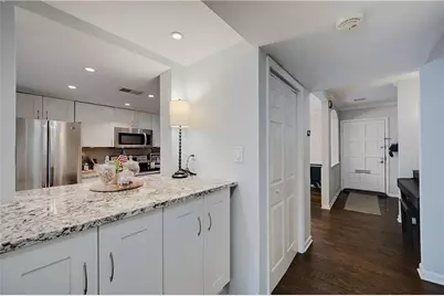 13 Ivy Square NE, Atlanta, GA 30342 - Photo 19
