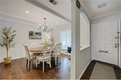 13 Ivy Square NE, Atlanta, GA 30342 - Photo 3