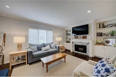 13 Ivy Square NE, Atlanta, GA 30342 - Photo 9