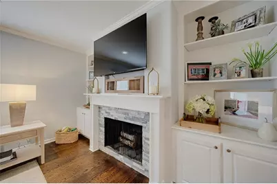 13 Ivy Square NE, Atlanta, GA 30342 - Photo 11