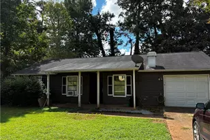 3901 Wood Path Dr, Stone Mountain, GA 30083 - Photo 13