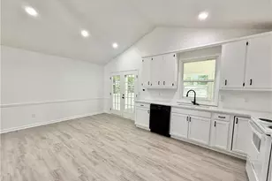 8399 Lake Dr, Snellville, GA 30039 - Photo 7