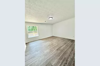 8399 Lake Drive, Snellville, GA 30039 - Photo 15