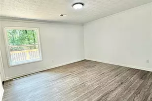 8399 Lake Dr, Snellville, GA 30039 - Photo 15