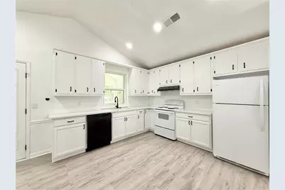 8399 Lake Drive, Snellville, GA 30039 - Photo 9