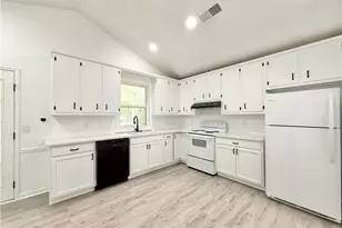 8399 Lake Dr, Snellville, GA 30039 - Photo 9
