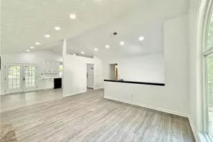 8399 Lake Dr, Snellville, GA 30039 - Photo 5