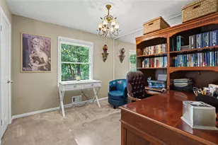 1054 Fairfield Dr NE, Marietta, GA 30068 - Photo 9