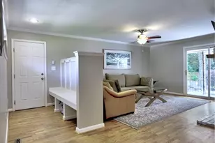 715 Glenforest Rd, Sandy Springs, GA 30328 - Photo 9