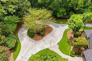 2401 Spalding Dr, Sandy Springs, GA 30350 - Photo 45