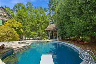 2401 Spalding Dr, Sandy Springs, GA 30350 - Photo 19